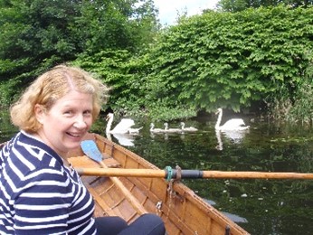 In a boat with Swans